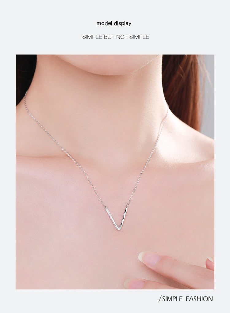 S925 Sterling Silver Temperamental Girl's V-shaped Pendant Necklace Reem Style